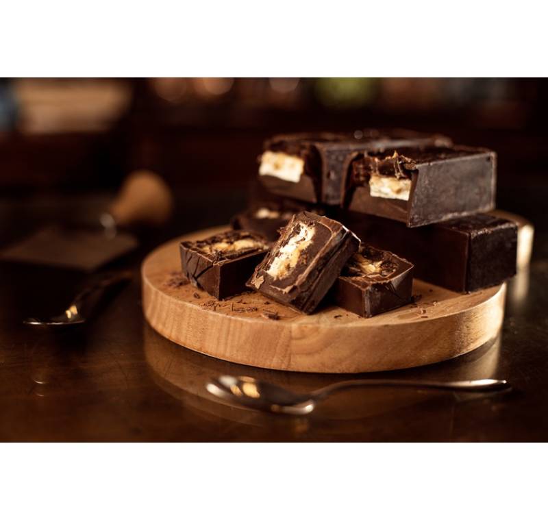 Nougat à la noisette, chocolat, rhum et raisins